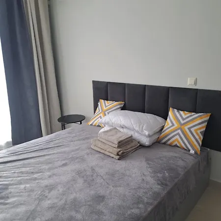 Admiral Plaza Sunny Apartment