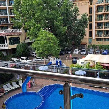 Admiral Plaza Premium Apartmán *