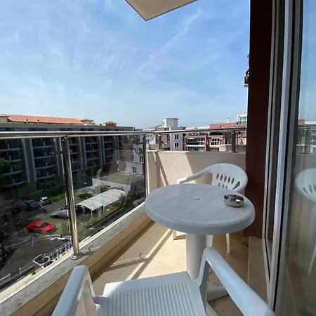 Admiral Plaza Premium Sluneční pobřeží