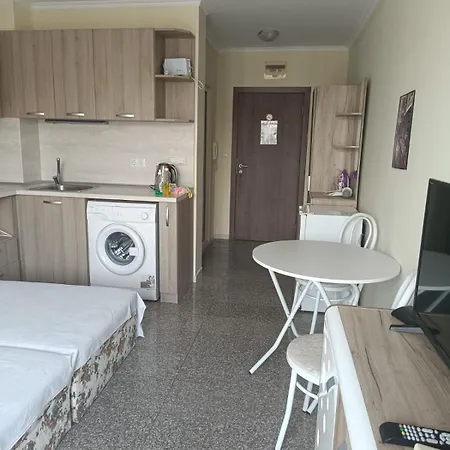 Admiral Plaza Premium Sluneční pobřeží