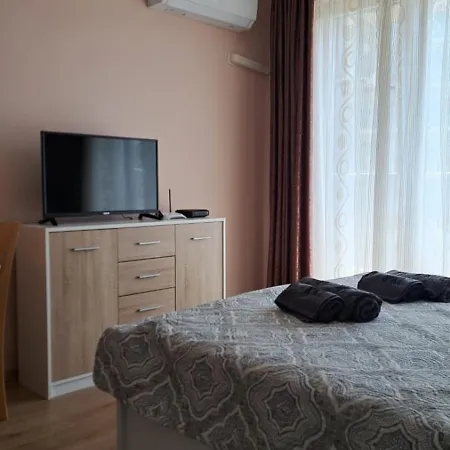 Admiral Plaza Premium Sluneční pobřeží