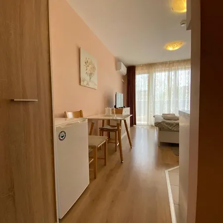 Admiral Plaza Premium Apartmán *
