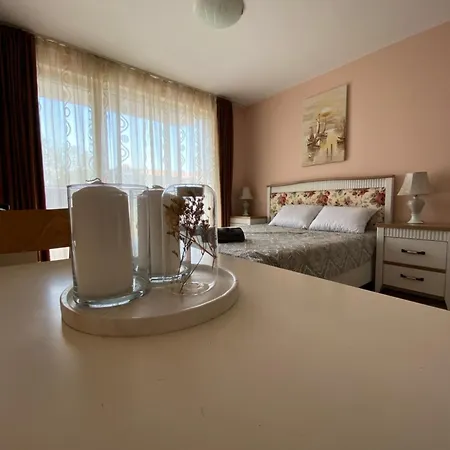 Admiral Plaza Premium Apartmán Sluneční pobřeží