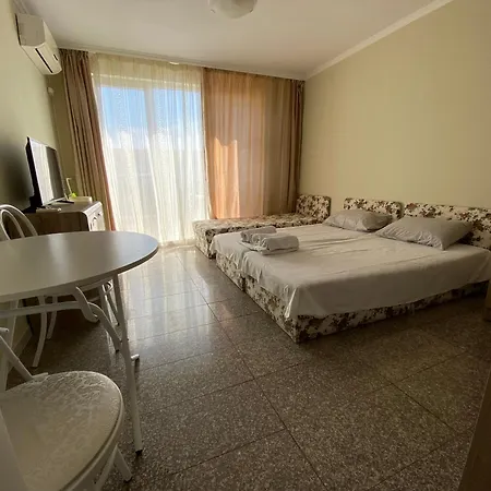 Admiral Plaza Premium Sluneční pobřeží